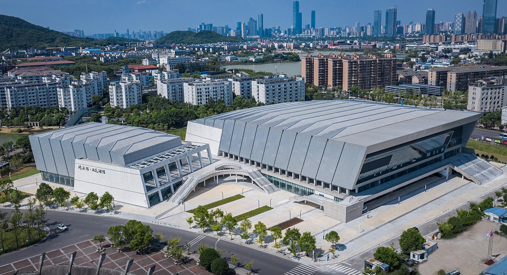 公司承建的中南大學(xué)新校區(qū)體育館（游泳館）建設(shè)工程榮獲兩項(xiàng)（土建、安裝）中國(guó)建設(shè)工程魯班獎(jiǎng)